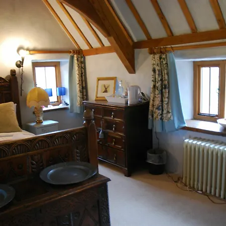 Meadow Lodge *