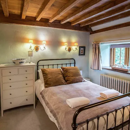 Meadow Lodge *